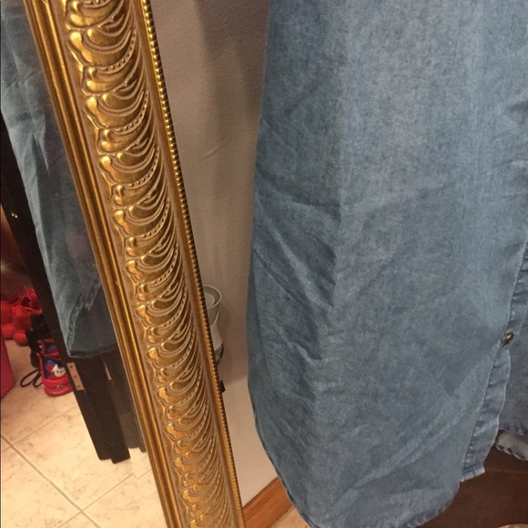 💙💙Denim Button Down Long Shirt💙💙 - Picture 8 of 8